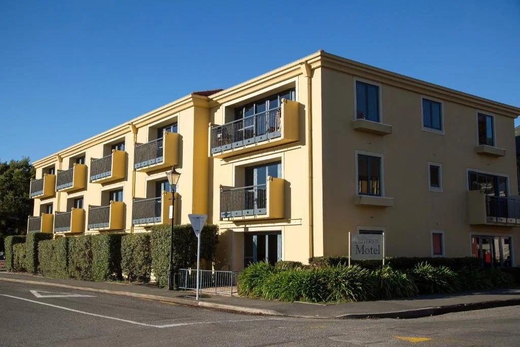 Accommodation 01 motel view