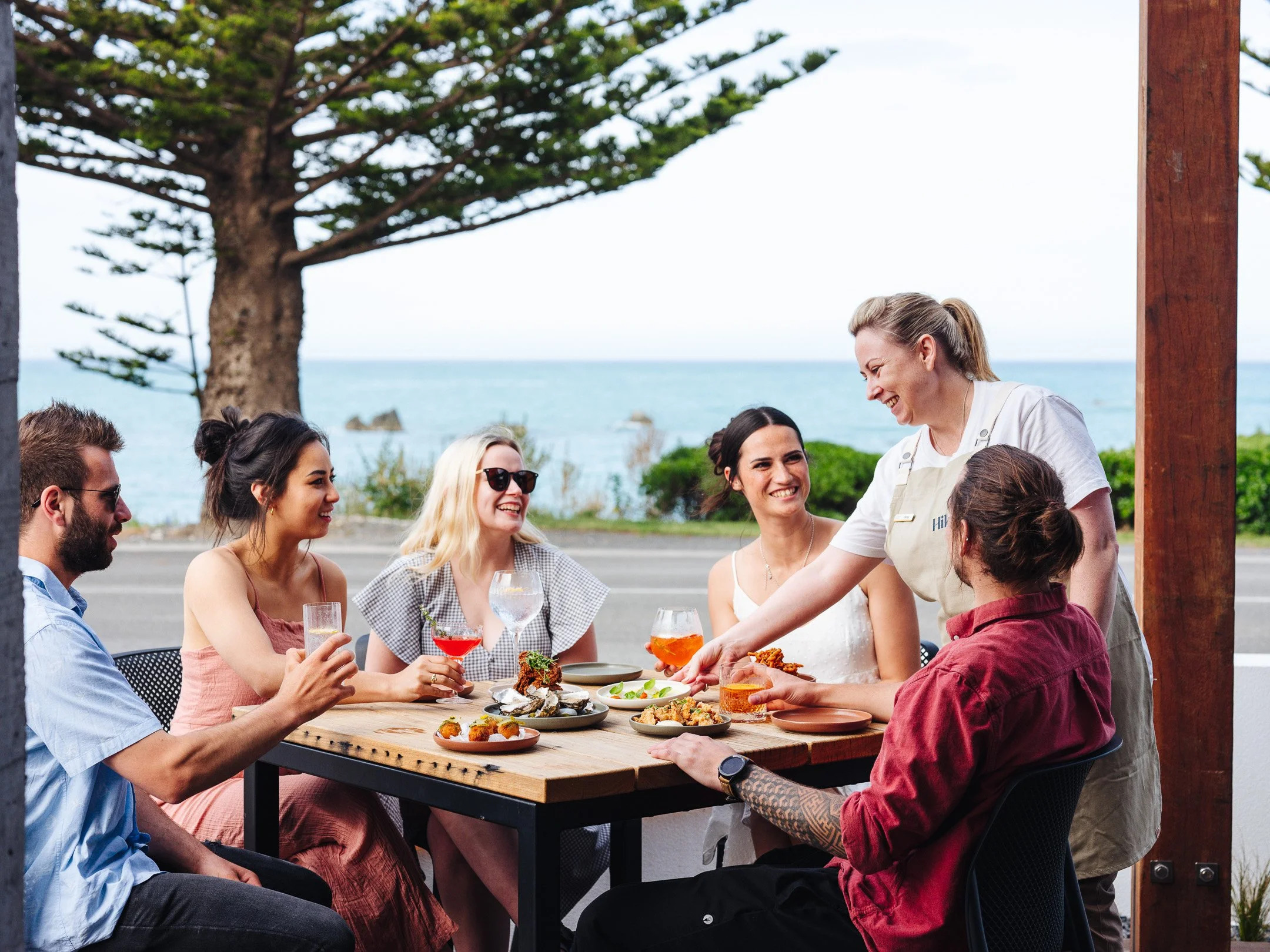 Accommodation 04 hiku dining